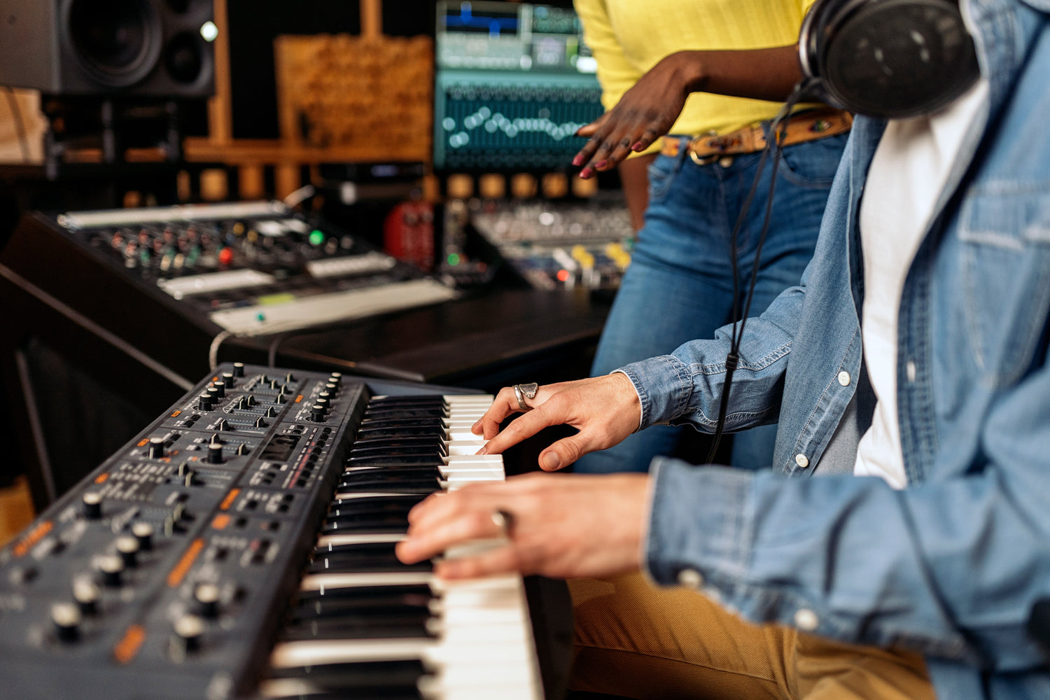 Keyboard synthesizers
